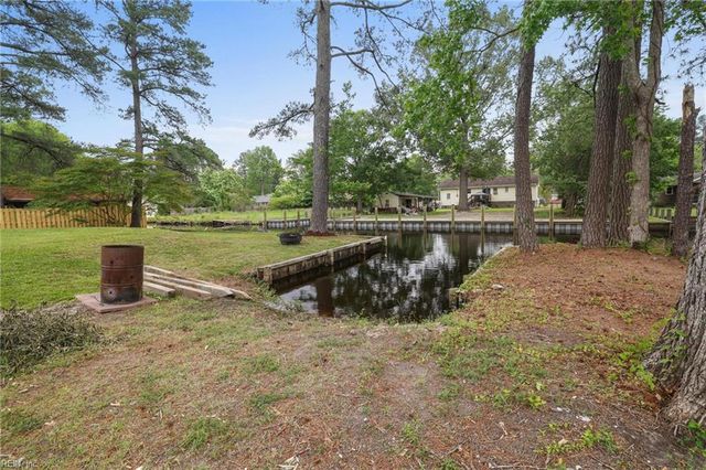 119 Vincent DR, Moyock, NC 27958