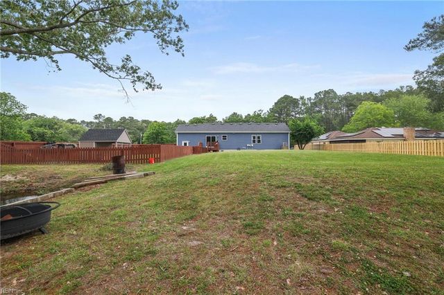 119 Vincent DR, Moyock, NC 27958