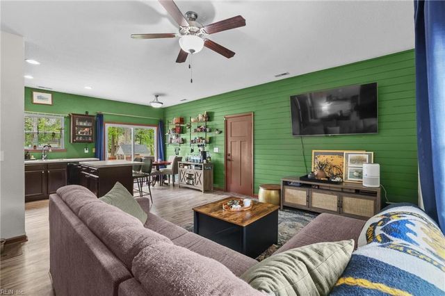 119 Vincent DR, Moyock, NC 27958