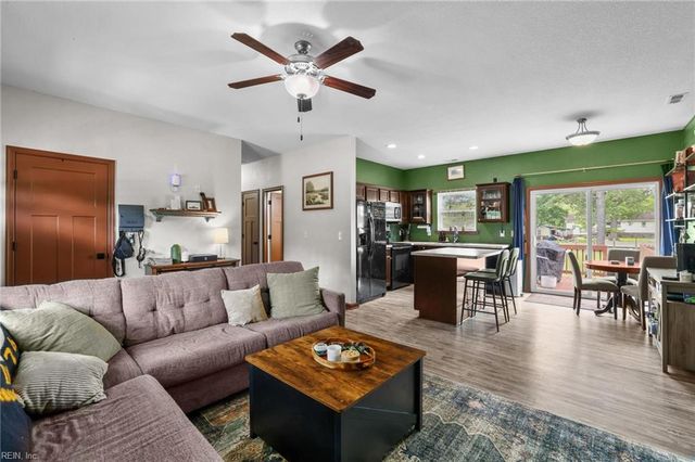 119 Vincent DR, Moyock, NC 27958