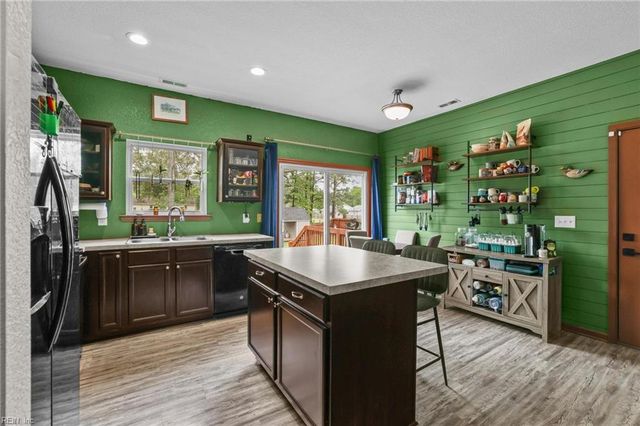 119 Vincent DR, Moyock, NC 27958