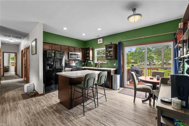 119 Vincent DR, Moyock, NC 27958
