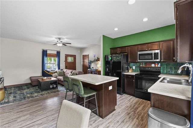 119 Vincent DR, Moyock, NC 27958