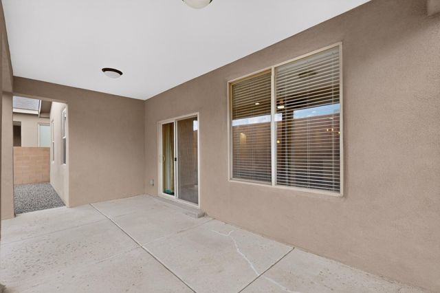 4276 Crowned Eagle Loop NE, Rio Rancho, NM 87144