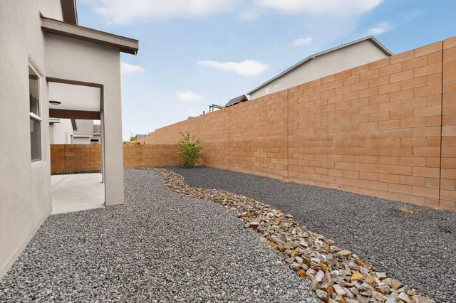 4276 Crowned Eagle Loop NE, Rio Rancho, NM 87144