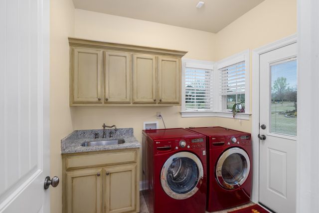 104 LOCHMEADE DR, Atoka, TN 38004