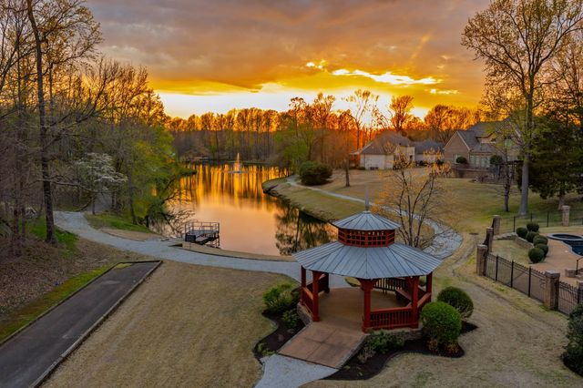 104 LOCHMEADE DR, Atoka, TN 38004