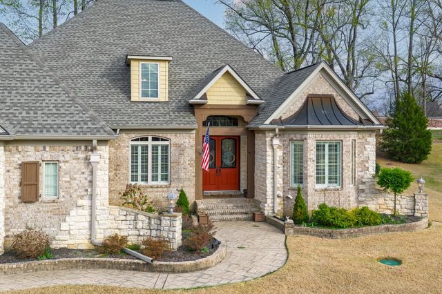 104 LOCHMEADE DR, Atoka, TN 38004