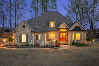 104 LOCHMEADE DR, Atoka, TN 38004