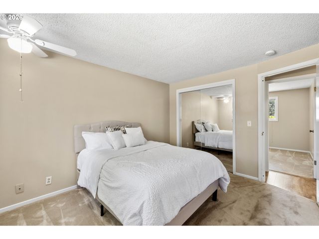 1040 Ne 12TH Pl, Canby, OR 97013