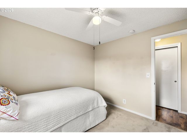 1040 Ne 12TH Pl, Canby, OR 97013