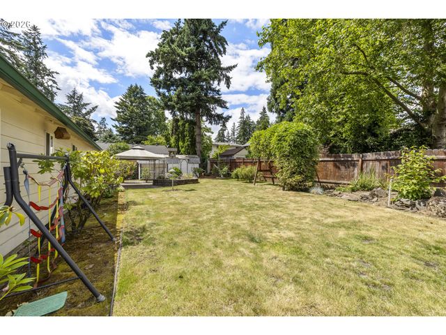 1040 Ne 12TH Pl, Canby, OR 97013