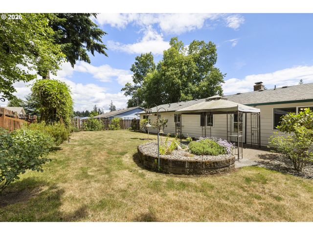 1040 Ne 12TH Pl, Canby, OR 97013
