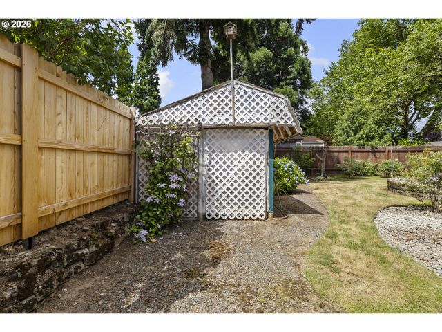 1040 Ne 12TH Pl, Canby, OR 97013