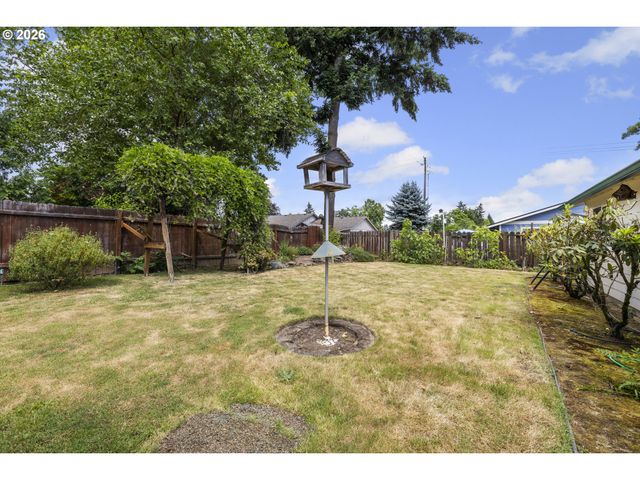 1040 Ne 12TH Pl, Canby, OR 97013