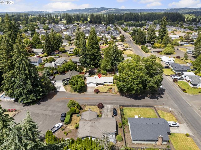 1040 Ne 12TH Pl, Canby, OR 97013