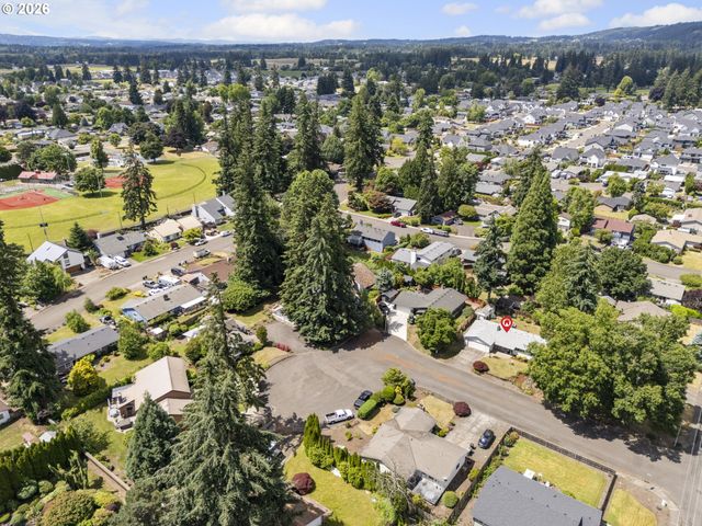 1040 Ne 12TH Pl, Canby, OR 97013