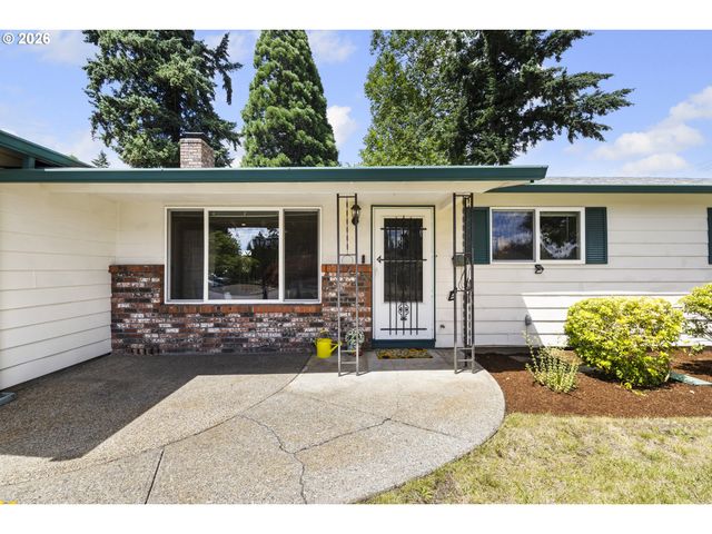 1040 Ne 12TH Pl, Canby, OR 97013
