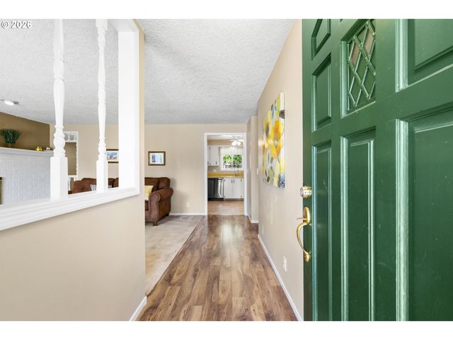 1040 Ne 12TH Pl, Canby, OR 97013