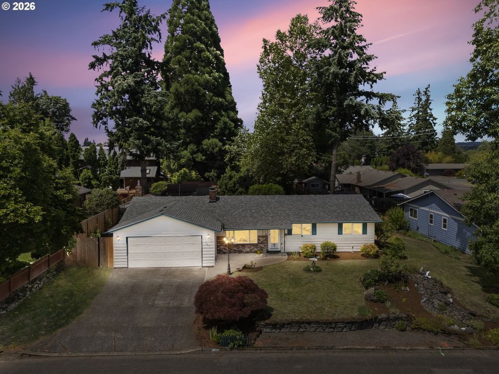 1040 Ne 12TH Pl, Canby, OR 97013