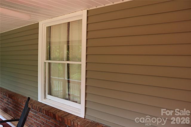 9 Wooded Valley Lane, Burnsville, NC 28714