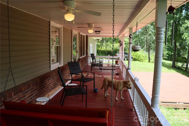 9 Wooded Valley Lane, Burnsville, NC 28714