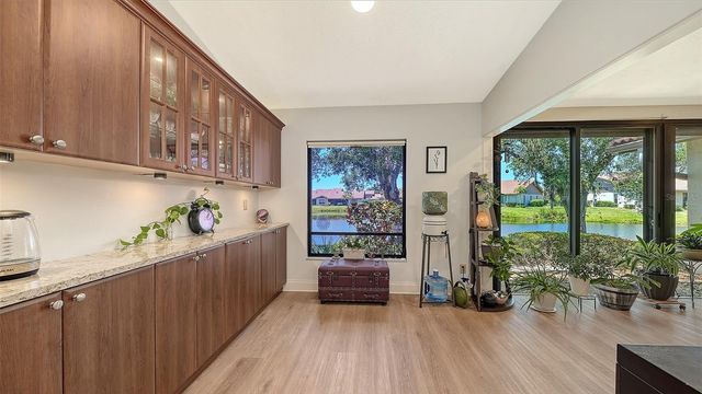 6048 WILSHIRE BOULEVARD 2, Sarasota, FL 34238