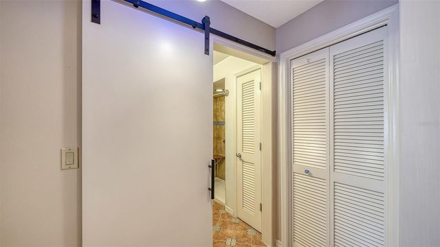 6048 WILSHIRE BOULEVARD 2, Sarasota, FL 34238