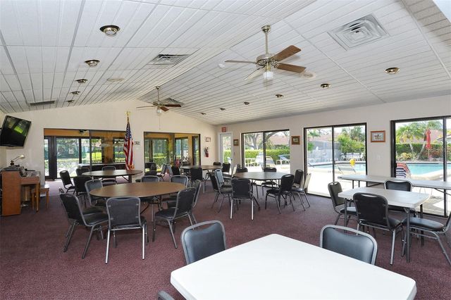 6048 WILSHIRE BOULEVARD 2, Sarasota, FL 34238