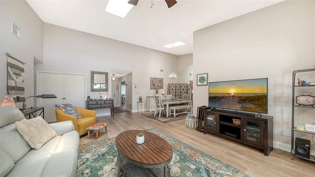 6048 WILSHIRE BOULEVARD 2, Sarasota, FL 34238