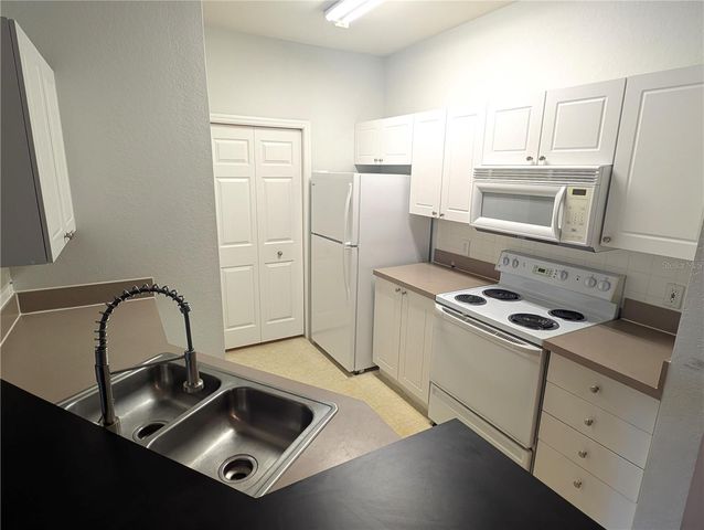 5122 NORTHRIDGE ROAD 110, Sarasota, FL 34238