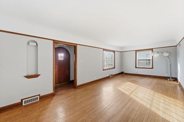 4123 N 71st STREET, Milwaukee, WI 53216