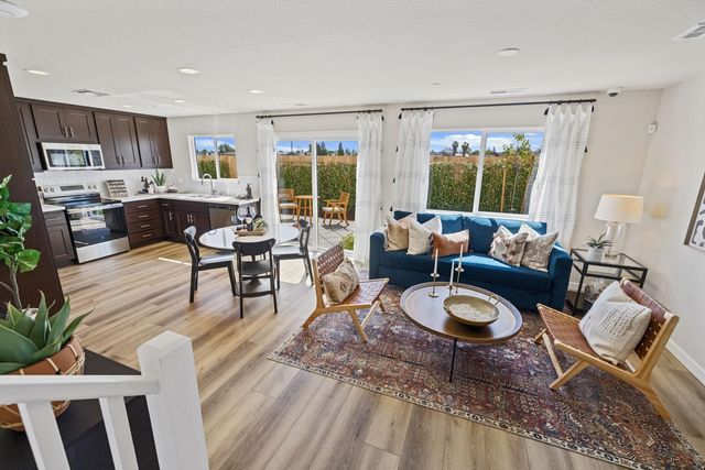 445 Lemongrass St, Turlock, CA 95380