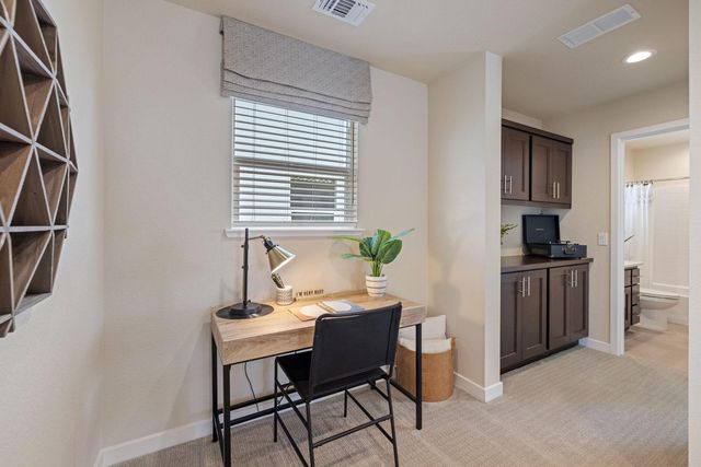 445 Lemongrass St, Turlock, CA 95380