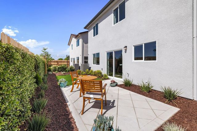 445 Lemongrass St, Turlock, CA 95380