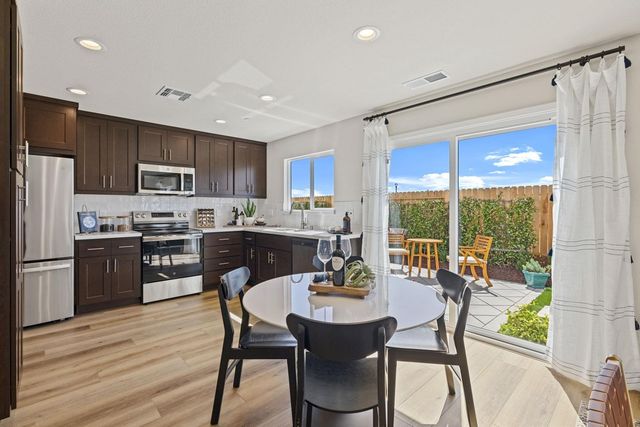 445 Lemongrass St, Turlock, CA 95380