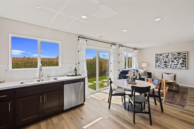 445 Lemongrass St, Turlock, CA 95380