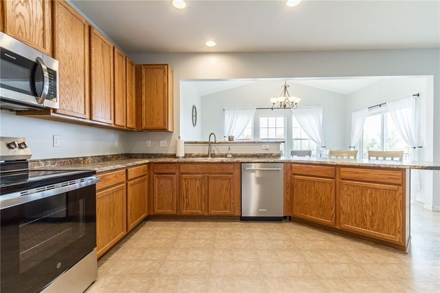 5471 Lucknow Drive, Clay, NY 13041