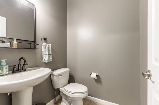 5471 Lucknow Drive, Clay, NY 13041