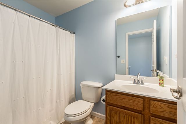 5471 Lucknow Drive, Clay, NY 13041