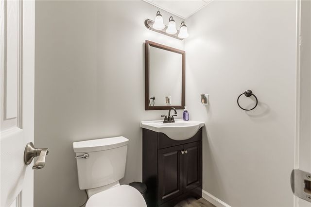 5471 Lucknow Drive, Clay, NY 13041