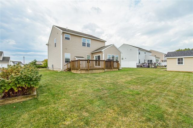 5471 Lucknow Drive, Clay, NY 13041
