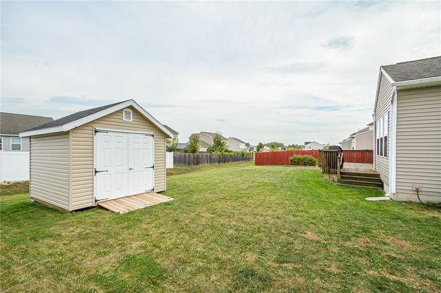 5471 Lucknow Drive, Clay, NY 13041