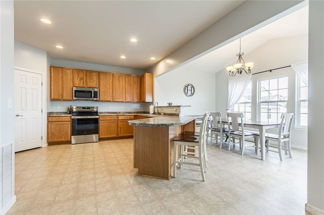 5471 Lucknow Drive, Clay, NY 13041