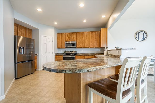 5471 Lucknow Drive, Clay, NY 13041