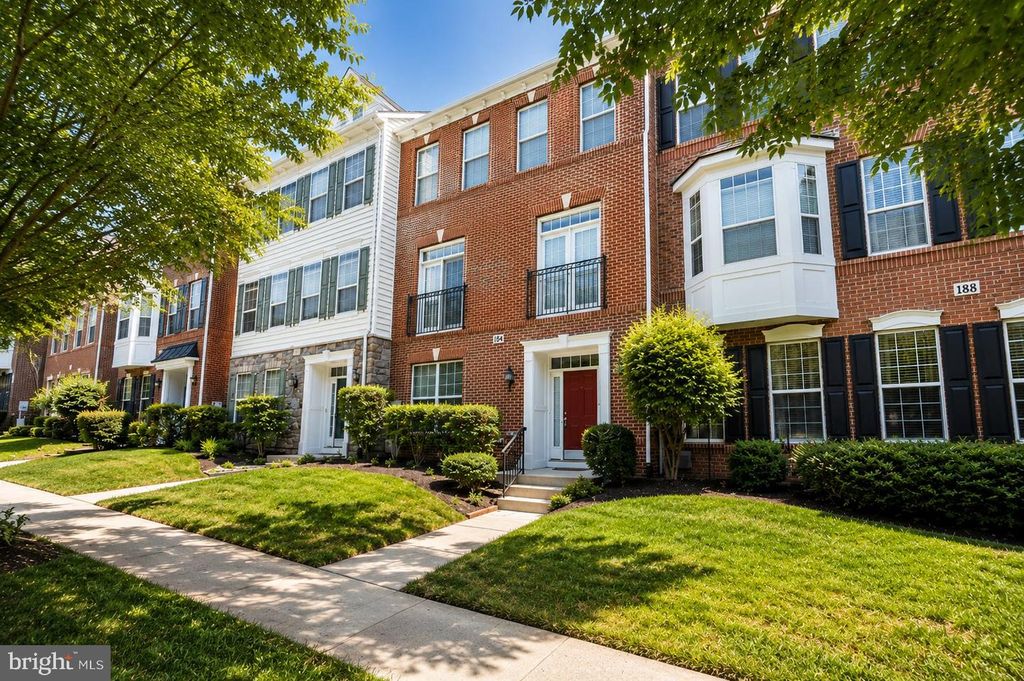 Image 1 of property listing at 184 AUTUMN VIEW DR, Gaithersburg, MD 20878
