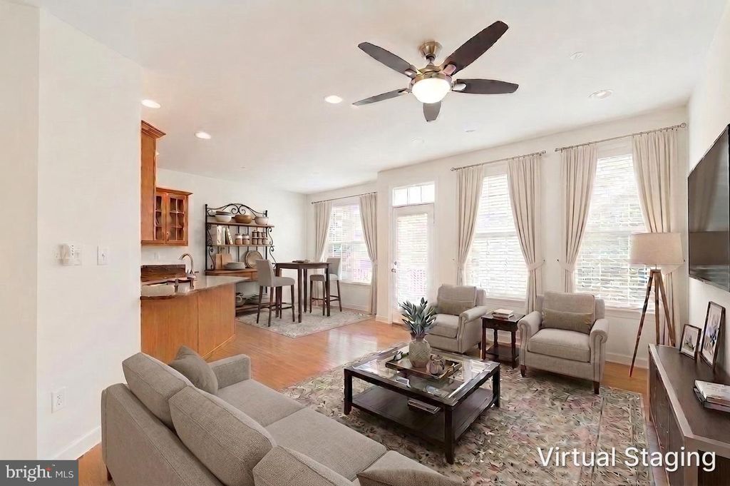 Image 19 of property listing at 184 AUTUMN VIEW DR, Gaithersburg, MD 20878