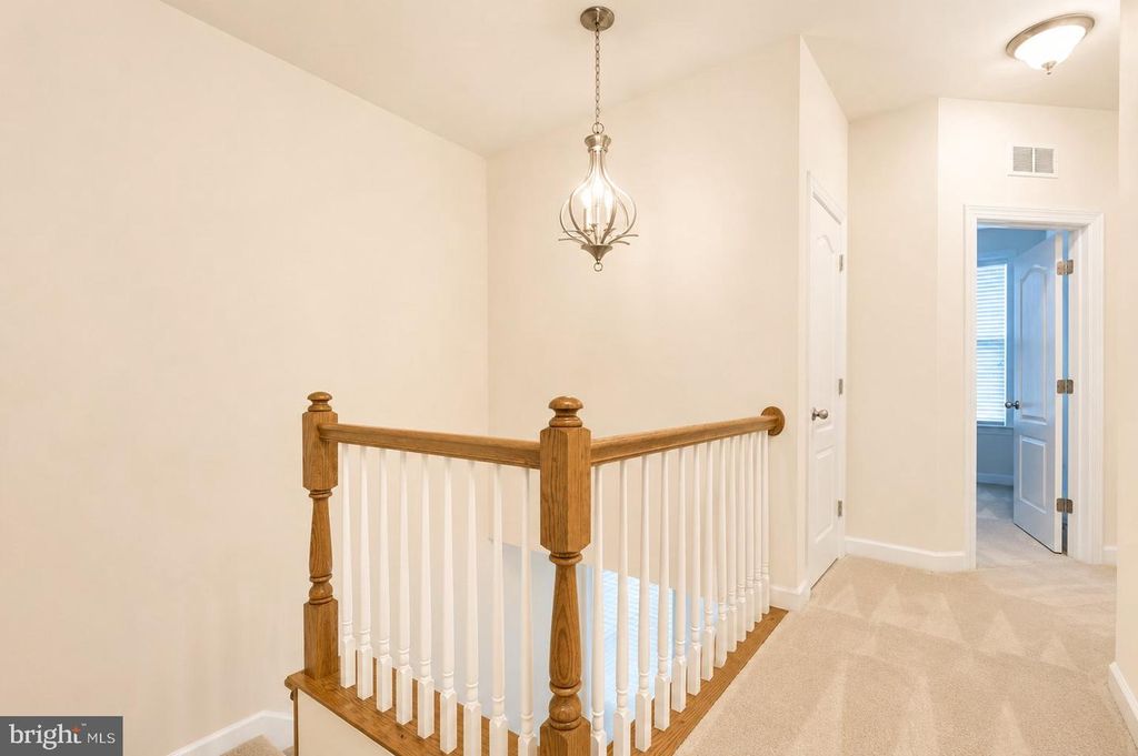 Image 25 of property listing at 184 AUTUMN VIEW DR, Gaithersburg, MD 20878