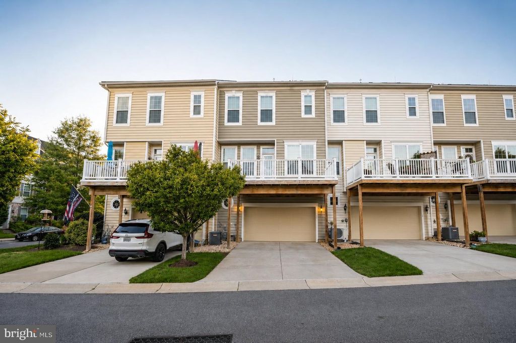Image 40 of property listing at 184 AUTUMN VIEW DR, Gaithersburg, MD 20878