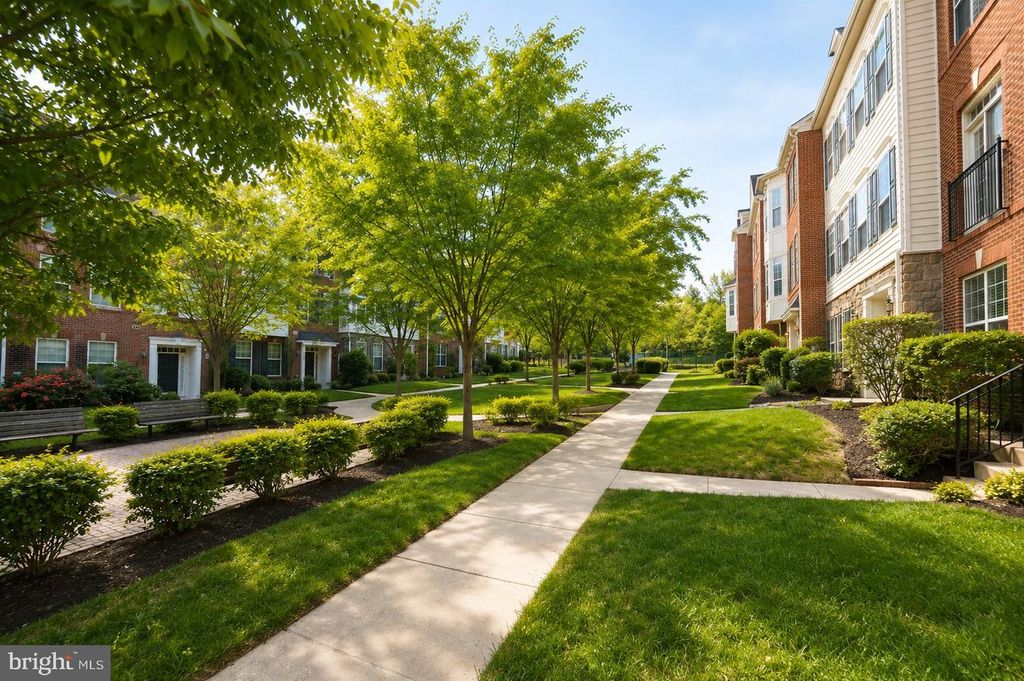 Image 43 of property listing at 184 AUTUMN VIEW DR, Gaithersburg, MD 20878